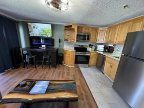 Stroll to Slopes, Village Area, Ski in-out MtLodge 308